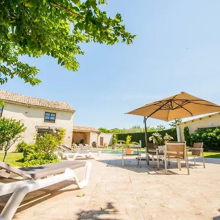 Holiday home Du Batadou - De Charme En Provence Visan